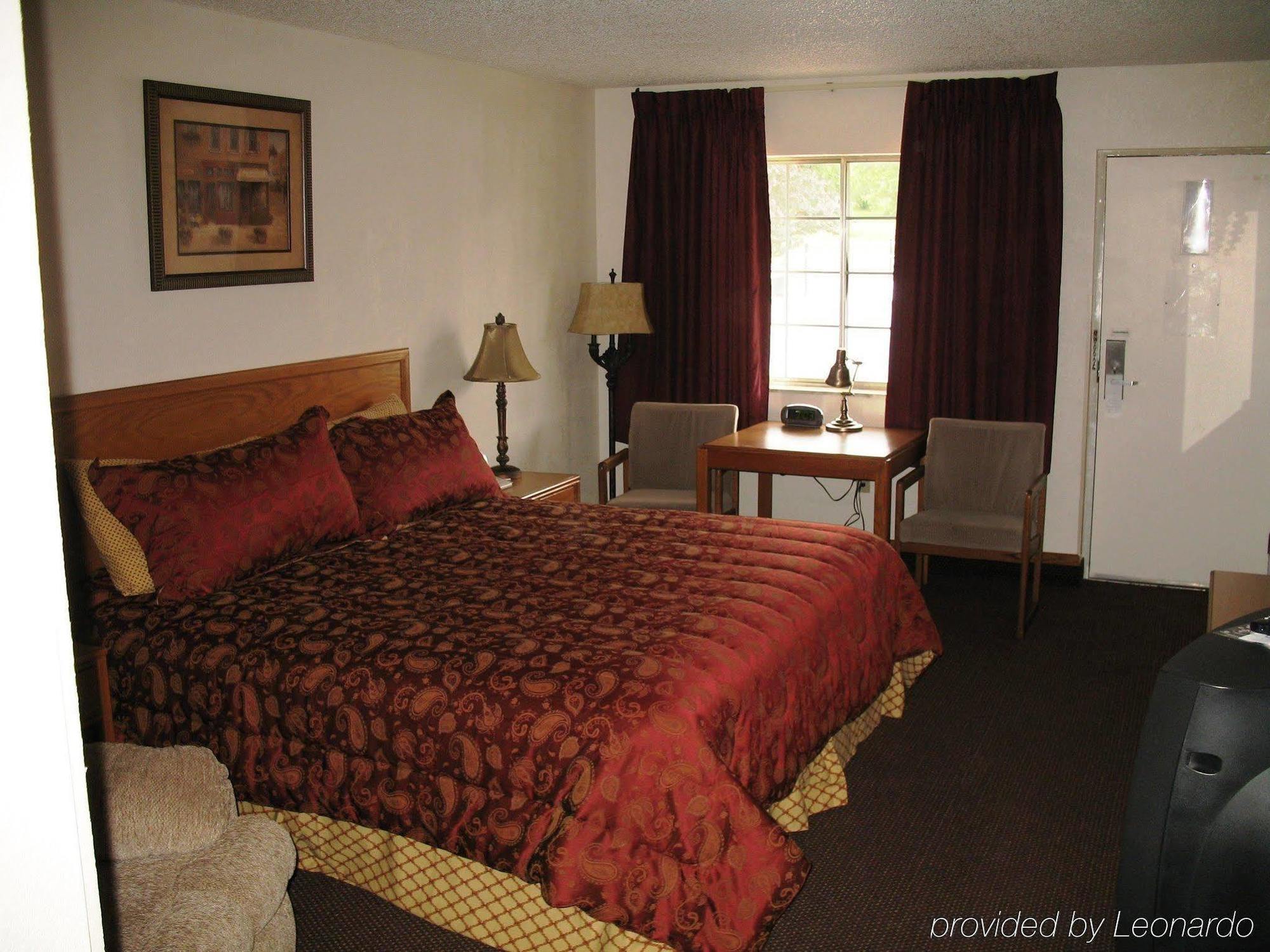 Holiday Inn Express & Suites West Plains Southwest, An Ihg Hotel Room photo